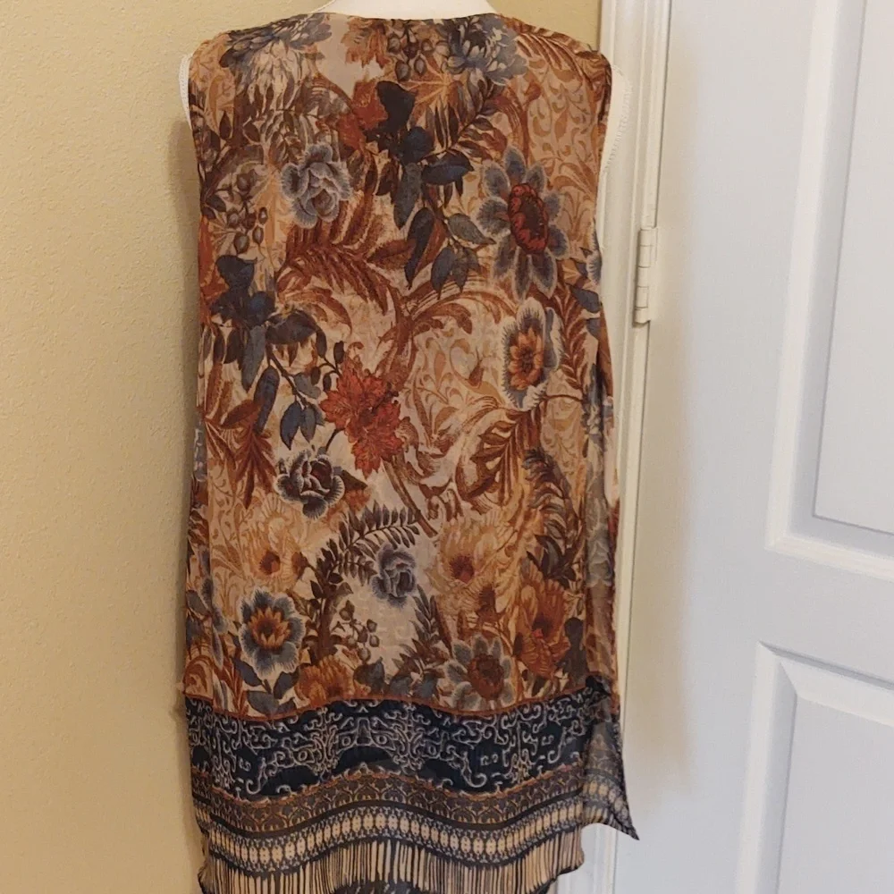 New Directions Ladies Sleeveless Blouse with Chiffon Overlay - Picture 3 of 8